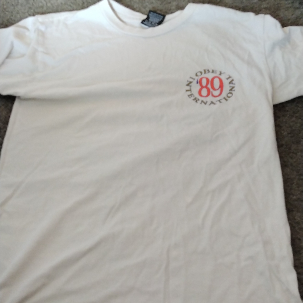 89 'Obey International' White Tee